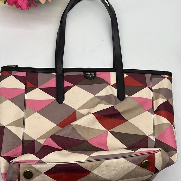 Fossil Geometric Patterned Plastic Coated Tote Bag. MCB4528C - Picture 2 of 16